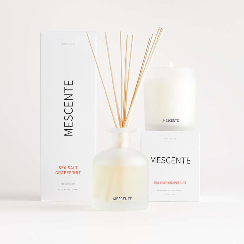 Set cadou cu difuzor de trestie de aromă cu etichetă privată de lux M&Scent, de culoare violet