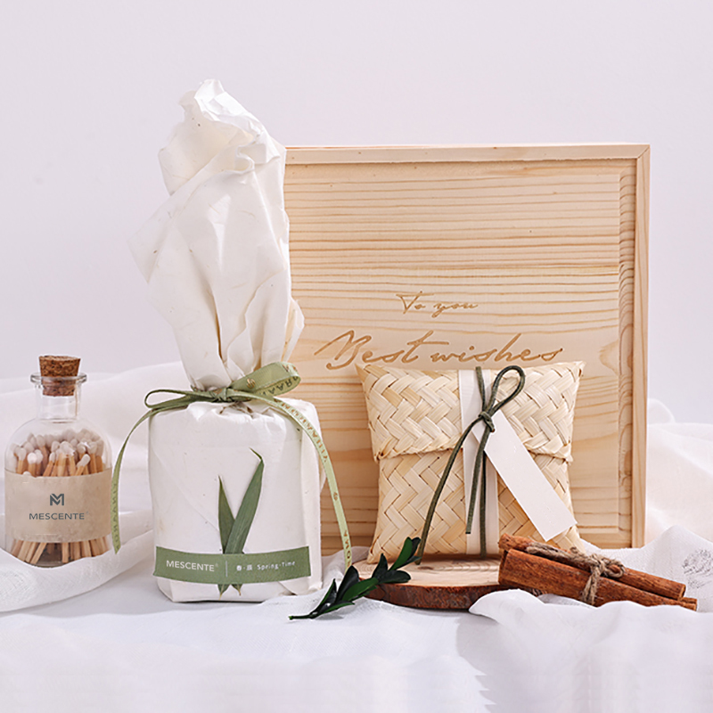 Suport de lumânare din lemn de lux M&Scent, lumânări private label parfumate cu cutie