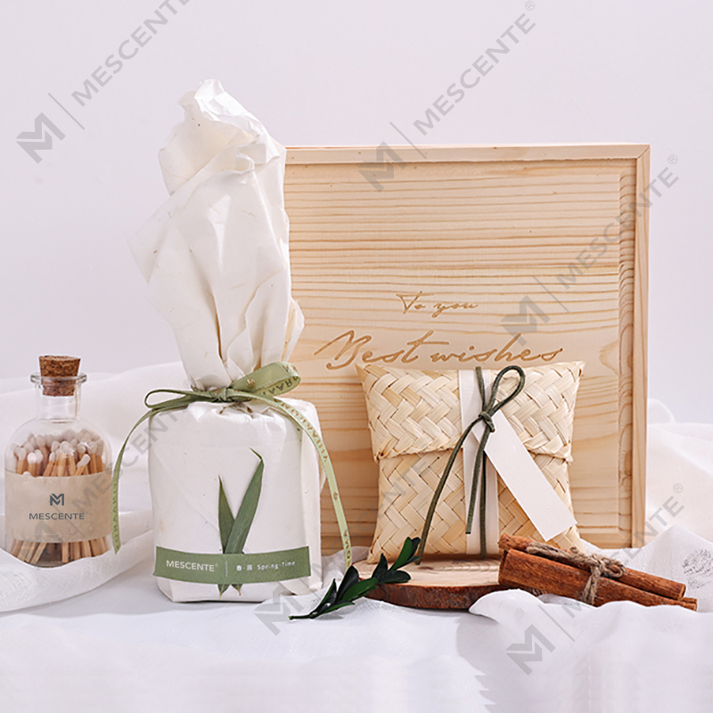 Suport de lumânare din lemn de lux M&Scent, lumânări private label parfumate cu cutie