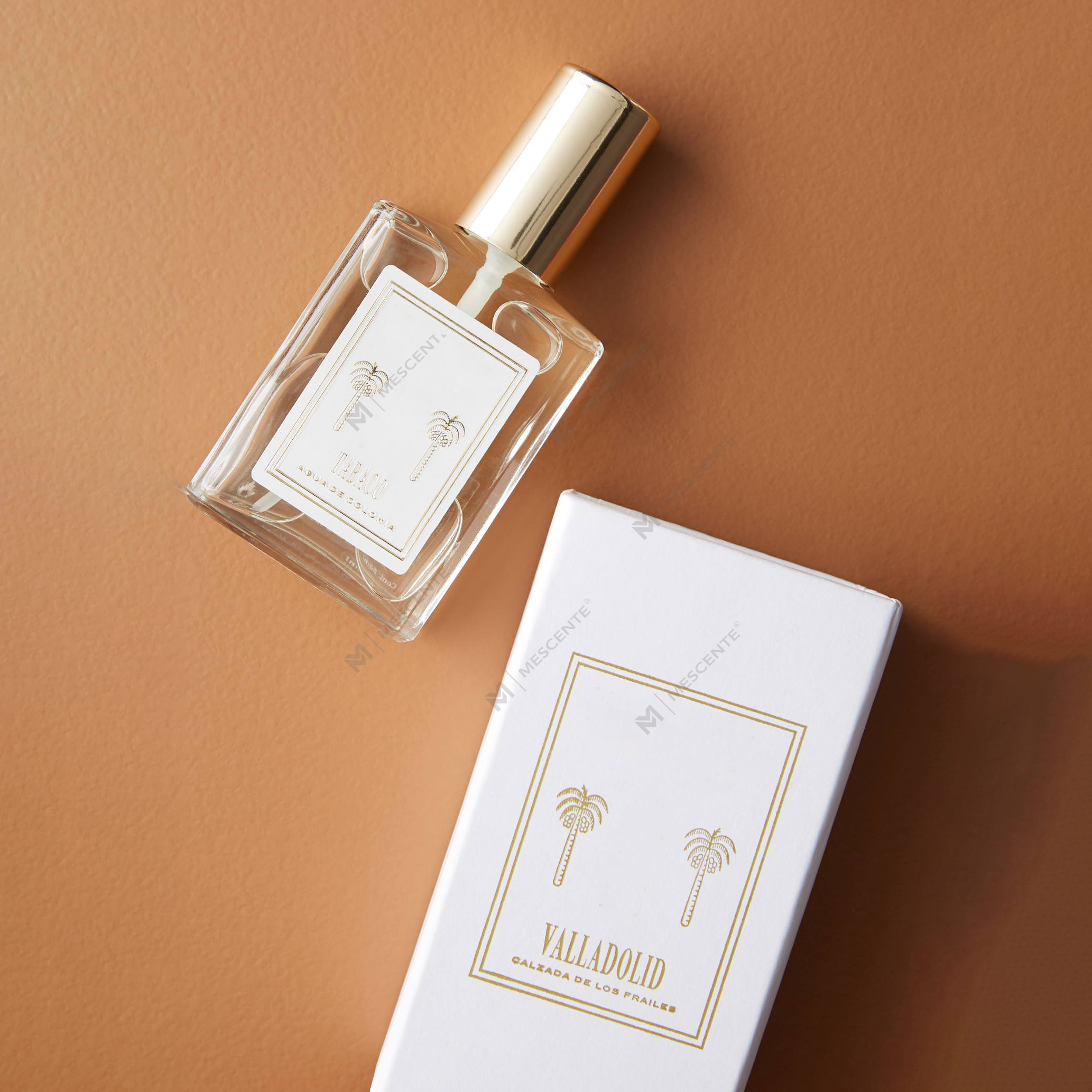 Este recomandat să utilizați spray de cameră pentru a vă face camera plină de parfum