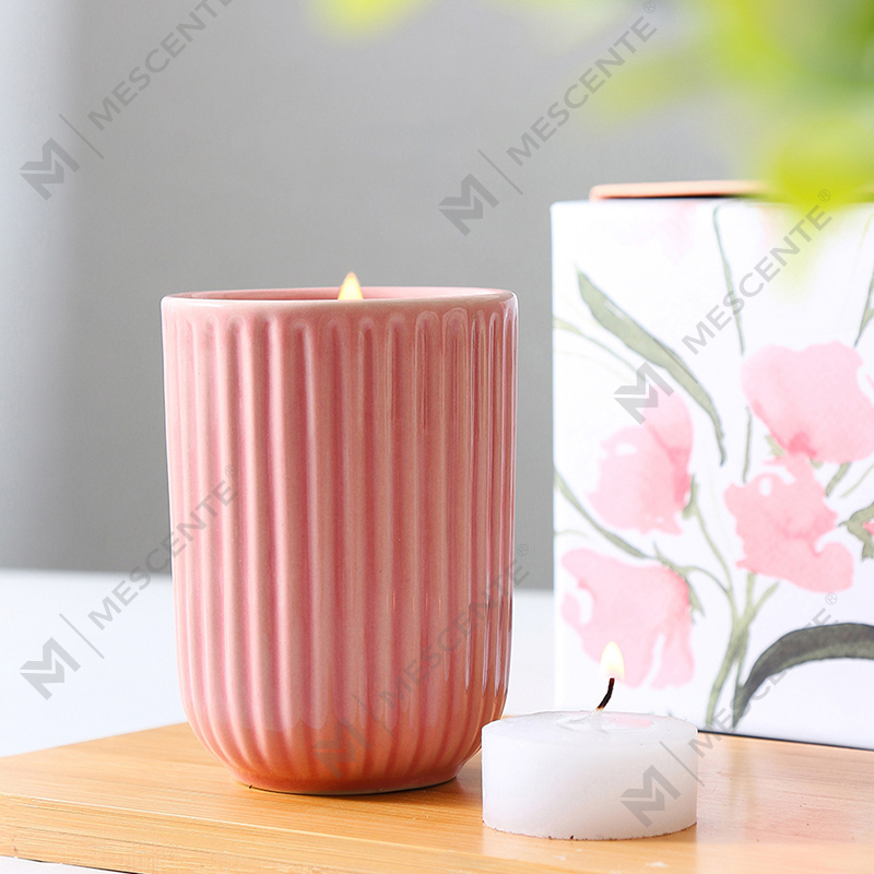 Lumânări parfumate din ceară de soia din ceramică colorată cu etichetă privată, personalizate de lux, în vrac
