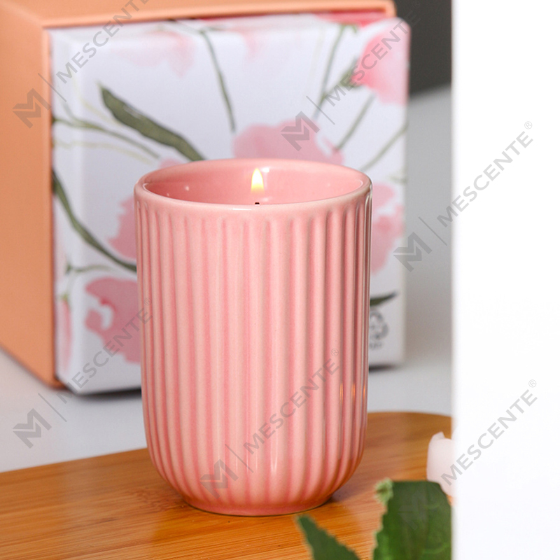 Lumânări parfumate din ceară de soia din ceramică colorată cu etichetă privată, personalizate de lux, în vrac