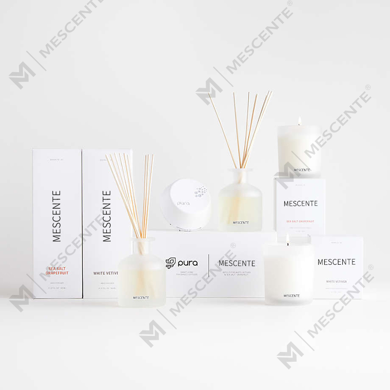 Set cadou cu difuzor de trestie de aromă cu etichetă privată de lux M&Scent, de culoare violet